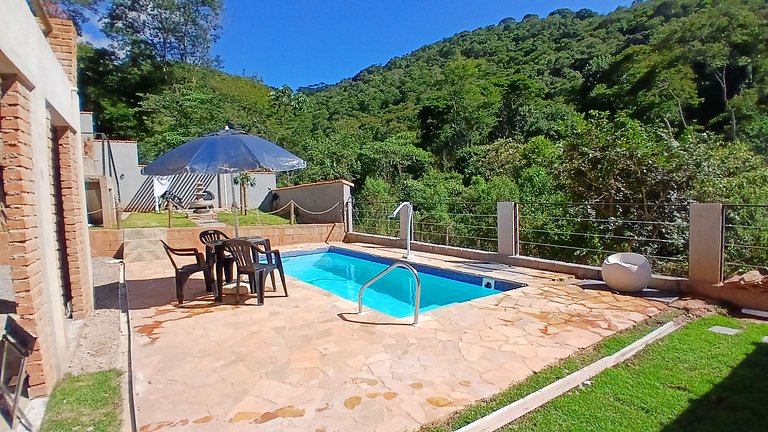 Cabana rústica na montanha a 900m do centro