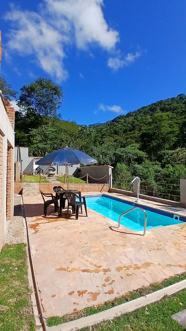 Cabana rústica na montanha a 900m do centro