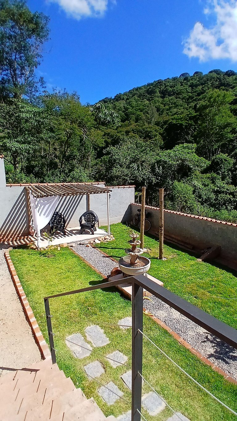 Cabana rústica na montanha a 900m do centro