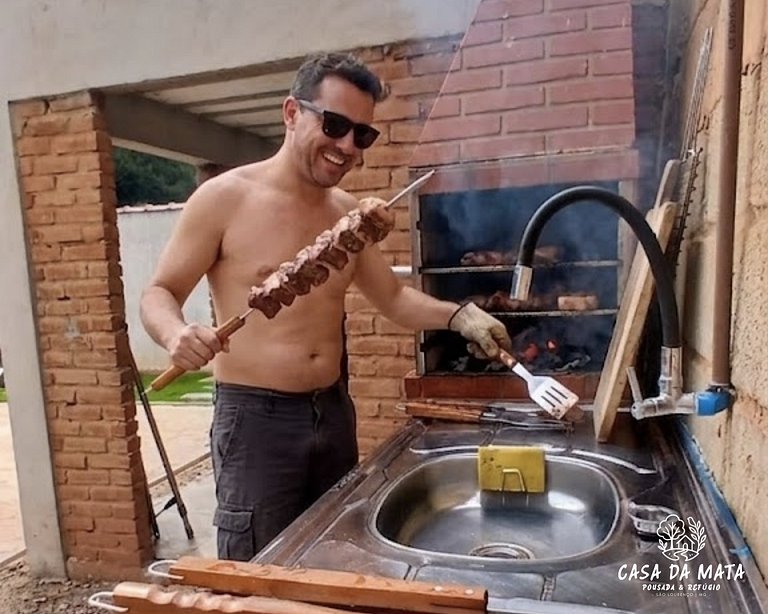 Suíte na Montanha com piscina a 1km do Parque
