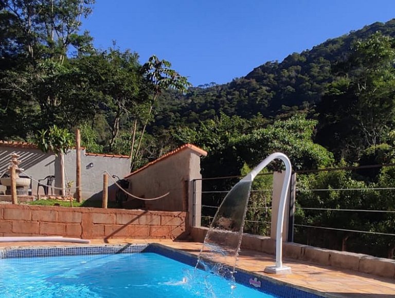 Cabana rústica na montanha a 900m do centro