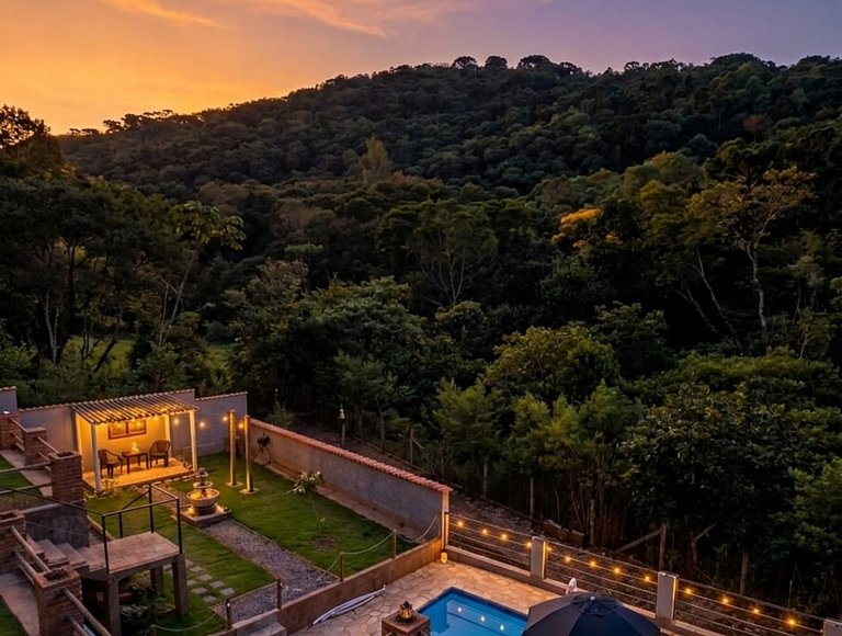 Cabana rústica na montanha a 900m do centro